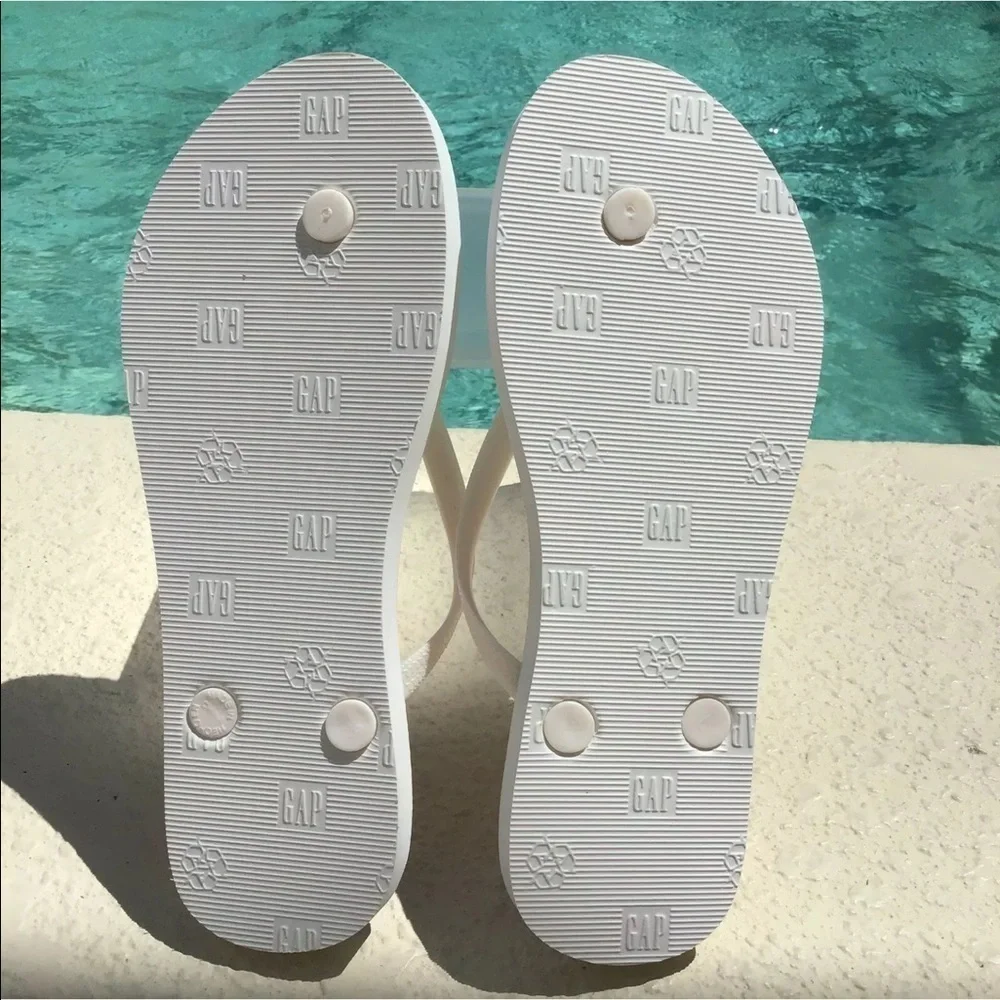 Gap Rainbow Heart Women Flip Flops SZ 10 White Beach Cruise Vacay Sandals NEW - Picture 5 of 12